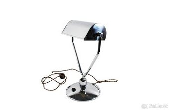 funkcionalistická polohovací lampa