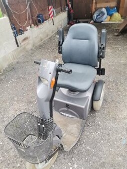 Invalidní tříkolový elektrický skútr, vozík Logic