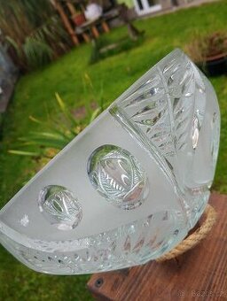 Krásná broušená mísa po prapraprababči Poltár Višnovský-Stei