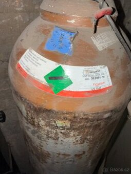 Lahev helium s budíkama