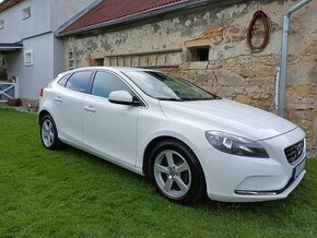 Volvo V40, 1.6, D2, momentum 84 KW, nová stk, po servise