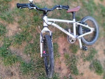Early Rider 16 - odlehčené dětské kolo