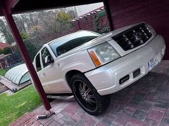 Cadilac Escalade pickup