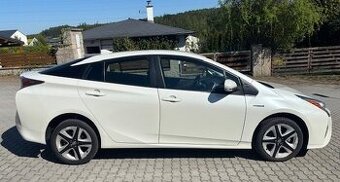 114.000km, Toyota Prius IV, Hybrid Executive koupeno v CZ