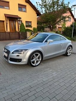Audi TT 2.0 TFSi 147 KW. Manuál Xenony Serviska - TOP