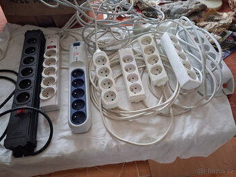 Prodám prodlužovací kabely 220V.