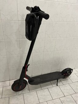 elektrokoloběžka Xiaomi Mi Electric Scooter Pro