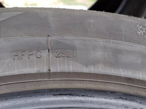 Pěkné zimní pneu 235/60-18 - 1
