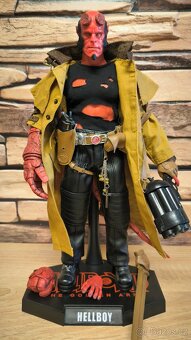 Figurka 1/6 Hellboy II Zlatá armáda