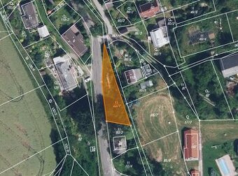 Stavební pozemek 471 m2 s chatou. Valdov u Nové Paky.