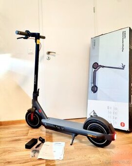 Zánovní elektrokoloběžka Xiaomi Electric Scooter 4 Pro Plus