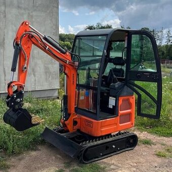 Minibagr 1,5 tuny - půjčení s dopravou