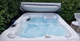 Prodám luxusní výřivku Jetsetter XL se slaným systémem