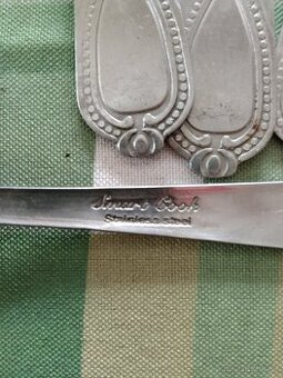 Prodám 4 staré lžice ozdobné