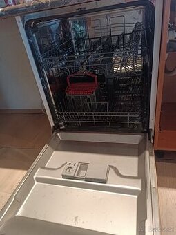 Myčka vestavěná 60cm