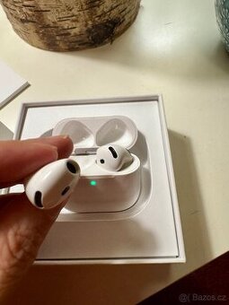 AirPods 4