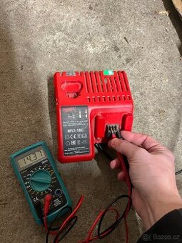 Nabíječka Milwaukee M12-18C