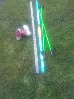 Běžky 195 cm, hůlky, boty