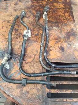 Trubky regulátoru a plniče zetor