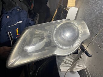 Prodám přední světla VW Passat B6 – halogen