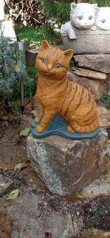 Zahradní dekorace- Sedící kočička