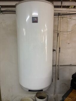 Bojler Dražice 195 l, namontovaný , přechod na TP