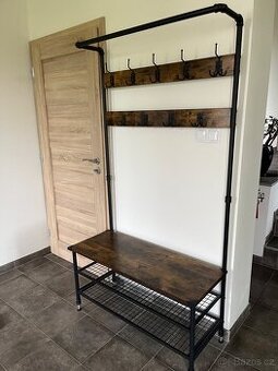 Nábytek do předsíně - věšák a lavice - 1