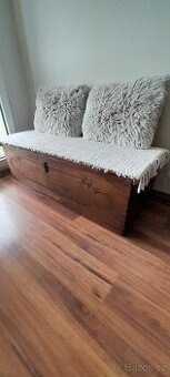 Stará lodní kapitánská truhla  cca 150 let, původ Řecko