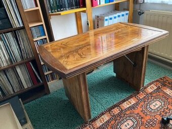 Starožitný psací stůl