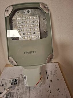 POULIČNÍ LED OSVĚTLENÍ PHILIPS CORELINE MALAGA