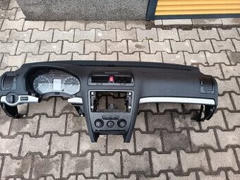 Prodam palubní deska Octavia 2,