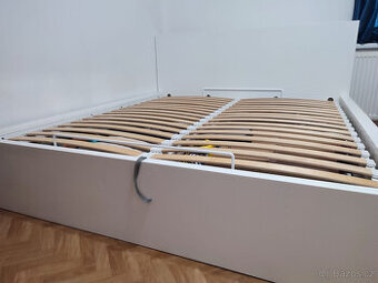 Postel MALM IKEA 180x200 cm