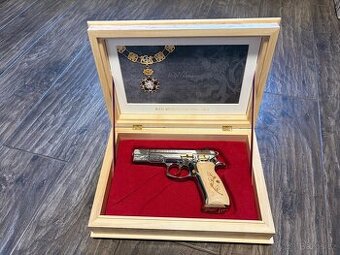 Limitovaná edice CZ75 “Řád bílého lva”