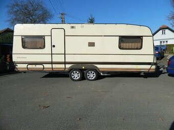 Dvouosý karavan Hymer Eriba