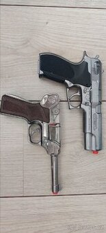 Sada pistolí na kapsle
