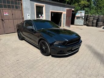 Ford Mustang 3.7 V6 2013