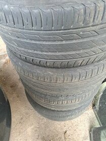 225/45 R17