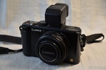 Panasonic DMC-LX7 , 2x baterie, hledáček, originál balení