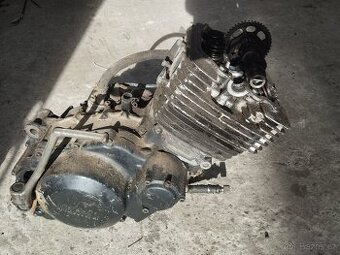 Motor z Yamaha XT550
