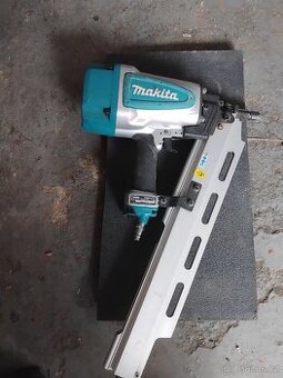 Hřebikovačka makita AN 924 - 1