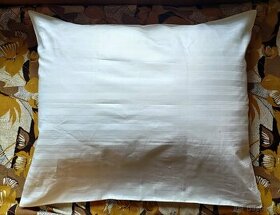 NOVÝ VELKÝ POLŠTÁŘ 70 x 90 cm s povlakem