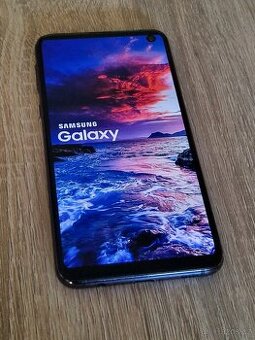 SAMSUNG Galaxy S10e - TOP stav