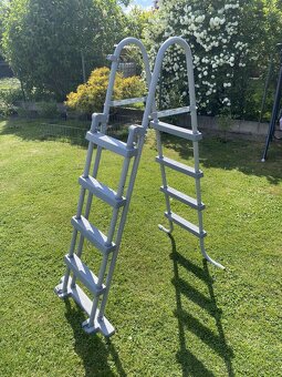 Schůdky k bazénu SWING 4,27x1,07m