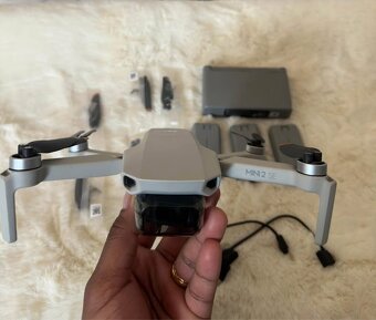 Dron Dji mini 2 se
