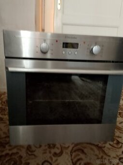 Vestavná trouba Electrolux eob 63004 x