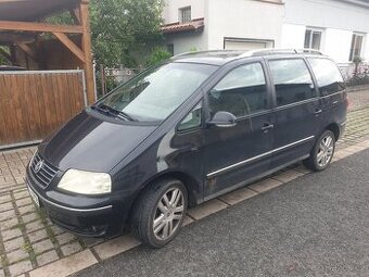 VW Sharan, 1,9TDi, 96 kw, r.v. 2004, 370 tis. km, 7 míst
