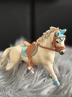Schleich kůň + výbava na koně