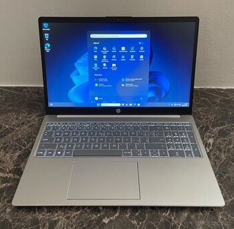Notebook HP 250 G10 / 16 GB RAM / podsvícená klávesnice