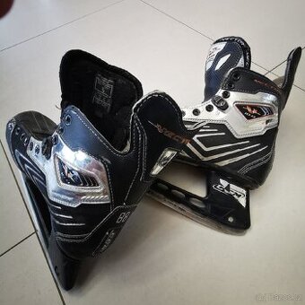 Hokejové brusle CCM VECTOR 10
