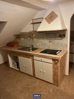 Pronájem garsonky v cihlovém domě v Olomouci na ulici Lindne